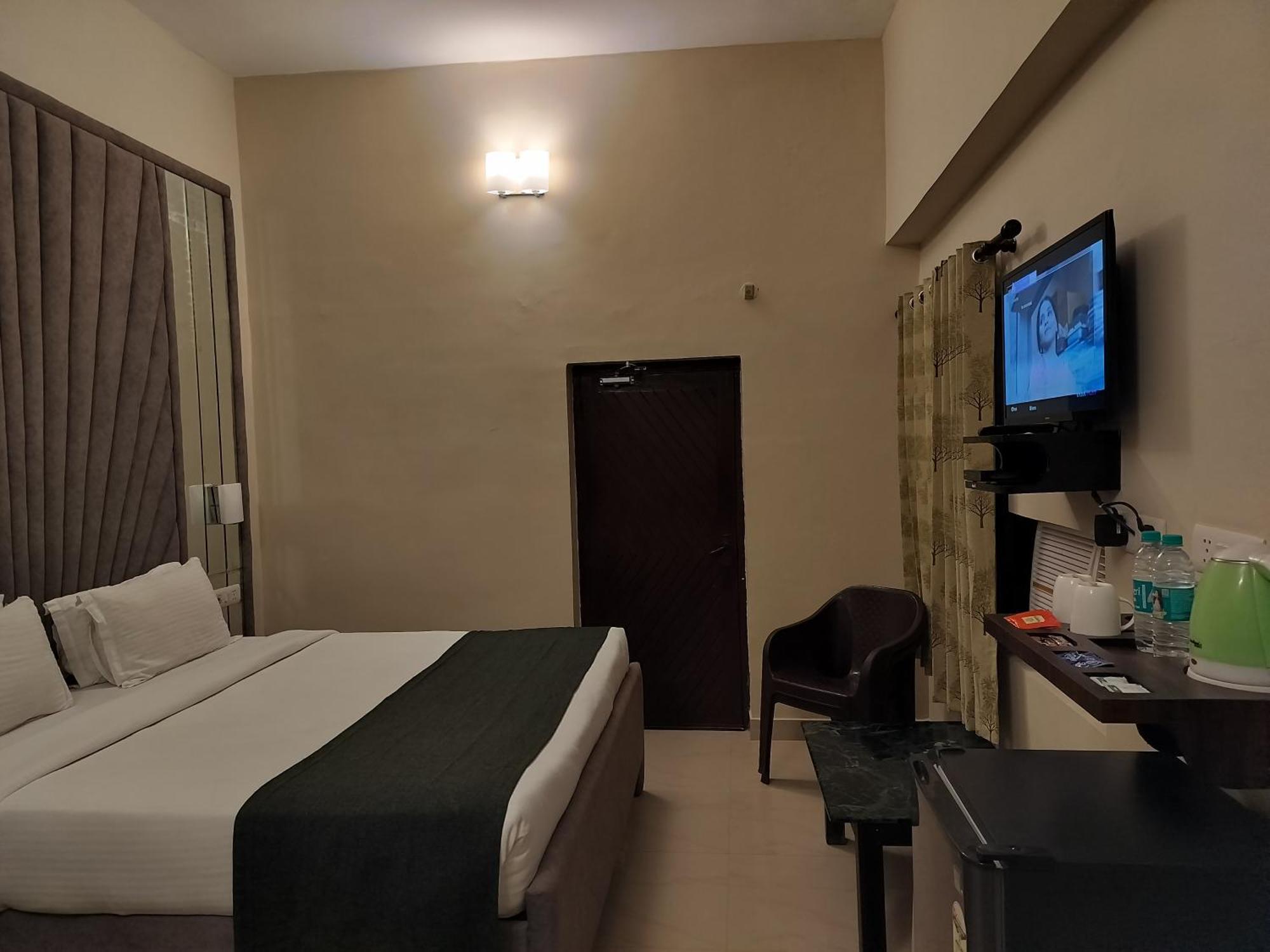 Bel-La Monde Hotel "Riverside" - Jim Corbett Garjia Exterior foto